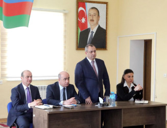 Suraxanı Rayon İcra Hakimiyyətinin başçısı Adil Əliyevin vətəndaşlarla növbəti səyyar görüşü martın11-də Bülbülə qəsəbəsində yerləşən 140 saylı tam orta ümumtəhsil məktəbində keçirilib