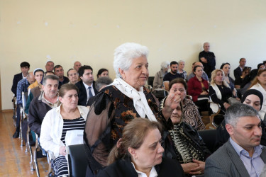 Suraxanı Rayon İcra Hakimiyyətinin başçısı Adil Əliyevin vətəndaşlarla növbəti səyyar görüşü iyunun 3-də Qaraçuxur qəsəbəsində yerləşən 275 saylı tam orta ümumtəhsil məktəbində keçirilib