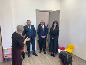 31 Dekabr - Dünya Azərbaycanlılarının Həmrəyliyi Günü və Yeni il bayramı münasibətilə Suraxanı Rayon İcra Hakimiyyətinin başçısı Adil Əliyev və müavinləri "Azərbaycan Uşaqları" İctimai Birliyinin nəzdində 2007-ci ildən fəaliyyət göstərən Uşaq Sığınacağı - Reinteqrasiya Mərkəzinin sakinlərini ziyarət ediblər