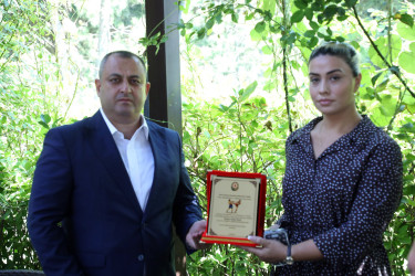 Suraxanı Rayon İcra Hakimiyyətinin təşkilatçılığı ilə 2026–2027-ci tədris ilinin başlanması münasibətilə şəhid övladları ilə görüş keçirilib