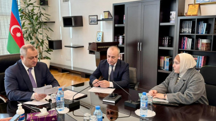 Martın 2-də Suraxanı Rayon İcra Hakimiyyətinin başçısı Adil Əliyev Rayon İcra Hakimiyyətində növbəti vətəndaş qəbulu keçirib