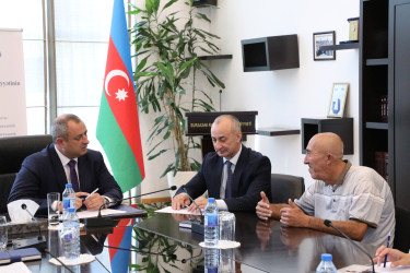 Sentyabrın 1-də Suraxanı Rayon İcra Hakimiyyətinin başçısı Adil Əliyev Rayon İcra Hakimiyyətində növbəti vətəndaş qəbulu keçirib