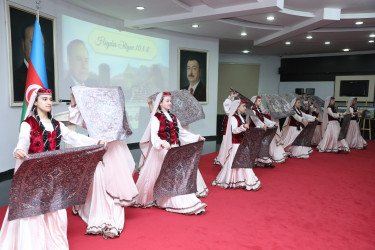 Bakı Şəhəri üzrə Təhsil İdarəsi və Suraxanı Rayon İcra Hakimiyyəti tərəfindən ümumi təhsil müəssisələrinin XI sinif şagirdlərinin iştirakı ilə Heydər Əliyev irsinin öyrədilməsi dərslərinə həsr olunmuş “Naxçıvan– Diyarım mənim” adlı tədbir keçirilib