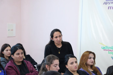 Oktyabrın 8-də Suraxanı Rayon İcra Hakimiyyətinin başçısı Adil Əliyev Zığ qəsəbəsi, Dədə Qorqud yaşayış sahəsində yerləşən 315 №-li tam orta məktəbdə sakinlərlə səyyar görüş keçirib