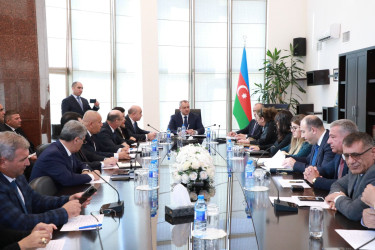 Oktyabrın 6-da Suraxanı Rayon İcra Hakimiyyətinin başçısı Adil Əliyev Rayon İcra Hakimiyyətində növbəti vətəndaş qəbulu keçirib