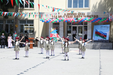 28 May – Müstəqillik Günü münasibətilə Suraxanı rayonunda A.Səfərov adına 114 №-li, D.Məmmədzadə adına 232 №-li və 279 №-li tam orta ümumtəhsil müəssisələrində tədbirlər təşkil olunub.