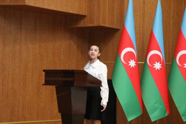 Suraxanıda “Heydər Əliyev və Azərbaycan tarixi” referat-yazı müsabiqəsinin rayon mərhələsinin yekunlarına həsr olunmuş elmi-praktik konfrans keçirilib