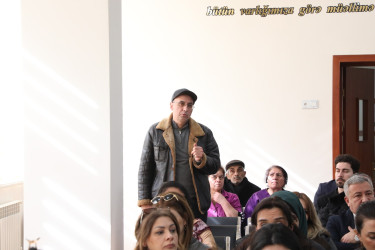 Fevralın 18-də RİH başçısı növbəti dəfə 97 nömrəli tam orta məktəbdə Əmircan qəsəbəsinin sakinləri ilə görüşüb