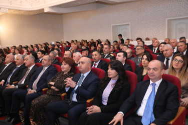 Suraxanıda “Konstitusiya və Suverenlik İli” çərçivəsində Şanlı tariximizin ən şərəfli və qürurverici səhifələrinə həkk olunmuş 8 noyabr – Zəfər gününün 5-ci ildönümü münasibətilə “Zəfər Bayrağına düzlən!” adlı vətənpərvərlik tədbiri keçirilib