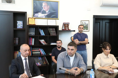 Sentyabrın 21-də Suraxanı Rayon İcra Hakimiyyətinin başçısı Adil Əliyev Rayon İcra Hakimiyyətində növbəti vətəndaş qəbulu keçirib