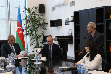 Aprelin 13-də Suraxanı Rayon İcra Hakimiyyətinin başçısı Adil Əliyev Rayon İcra Hakimiyyətində növbəti vətəndaş qəbulu keçirib