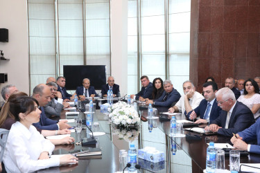 İyulun 20-də Suraxanı Rayon İcra Hakimiyyətinin başçısı Adil Əliyev Rayon İcra Hakimiyyətində növbəti vətəndaş qəbulu keçirib