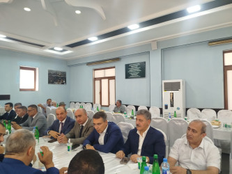 RİH başçısı Adil Əliyev, rayonun hüquq-mühafizə orqanlarının rəhbərləri və RİHB-nin müavinləri şəhid Səbuhi Orucovun atası Vahid Orucovun 3 mərasimində iştirak ediblər