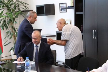 Sentyabrın 1-də Suraxanı Rayon İcra Hakimiyyətinin başçısı Adil Əliyev Rayon İcra Hakimiyyətində növbəti vətəndaş qəbulu keçirib