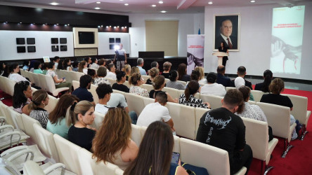 Suraxanı rayonunda “Cəmiyyətin və Medianın İnkişafı” İctimai Birliyinin icra etdiyi “Erkən nikah və fəsadları: maarifləndirici tədbirlər silsiləsi” adlı layihə çərçivəsində konfarns  keçirilib