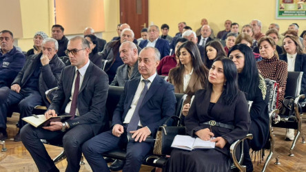 Dekabrın 19-da Suraxanı Rayon İcra Hakimiyyətinin başçısı Adil Əliyev 114 №-li tam orta məktəbdə Əmircan qəsəbə sakinləri ilə görüş keçirib