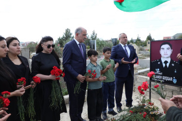 27 Sentyabr – Anım Günü ərəfəsində Suraxanı rayonunda Vətənimizin müstəqilliyi, suverenliyi və ərazi bütövlüyü uğrunda canından keçərək şəhidlik zirvəsinə ucalmış qəhrəmanlarımızın əziz xatirəsi dərin ehtiramla yad edilib
