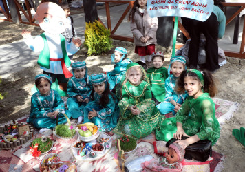 “Şəhərsalma və Memarlıq İli”  çərçivəsində Suraxanı rayonu, Əmircan qəsəbəsində salınan yeni park martın 19-da bayramlar ərəfəsində sakinlərin istifadəsinə verilib