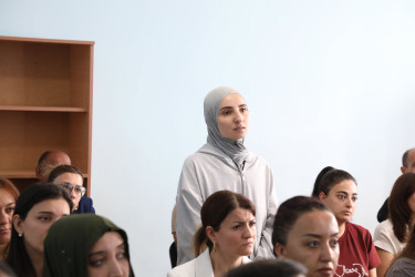 Suraxanı Rayon İcra Hakimiyyətinin başçısı Adil Əliyevin vətəndaşlarla növbəti səyyar görüşü oktyabrın 1-də Qaraçuxur qəsəbəsində yerləşən 318 saylı tam orta ümumtəhsil məktəbində keçirilib