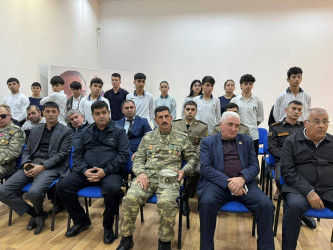 Suraxanı Gənclər evində Vətən müharibəsində qazanılmış Zəfərin 5-ci ildönümü ərəfəsində müharibə iştirakçılarının gənclərlə görüşü təşkil olunub