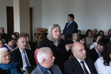 Oktyabrın 15-də Suraxanı Rayon İcra Hakimiyyətinin başçısı Adil Əliyev  A.Muradov adına 84 №-li tam orta məktəbdə Əmircan qəsəbə sakinləri ilə görüşüb