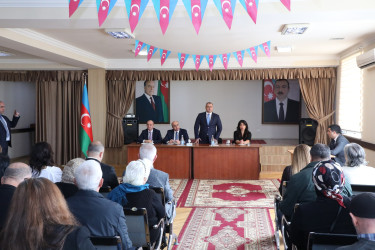 Oktyabrın 15-də Suraxanı Rayon İcra Hakimiyyətinin başçısı Adil Əliyev  A.Muradov adına 84 №-li tam orta məktəbdə Əmircan qəsəbə sakinləri ilə görüşüb