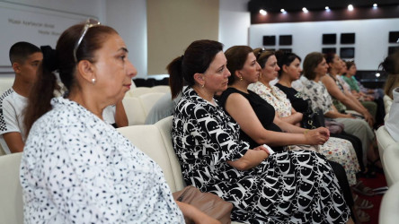 Suraxanı rayonunda “Cəmiyyətin və Medianın İnkişafı” İctimai Birliyinin icra etdiyi “Erkən nikah və fəsadları: maarifləndirici tədbirlər silsiləsi” adlı layihə çərçivəsində konfarns  keçirilib