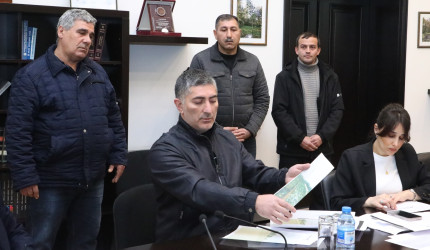 Fevralın 16-da Suraxanı Rayon İcra Hakimiyyətinin başçısı Adil Əliyev Rayon İcra Hakimiyyətində növbəti vətəndaş qəbulu keçirib