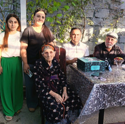 Beynəlxalq Ahıllar Günü münasibətilə Suraxanı rayonunda ahıllar ziyarət olunub.