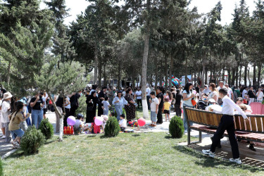 “Şəhərsalma və Memarlıq İli” çərçivəsində Suraxanı Rayon İcra Hakimiyyəti tərəfindən rayon ərazisində həyata keçirilən genişmiqyaslı abadlıq-quruculuq tədbirləri davam edərək Yeni Suraxanı qəsəbəsində də əsaslı yenidənqurma işləri aparılıb