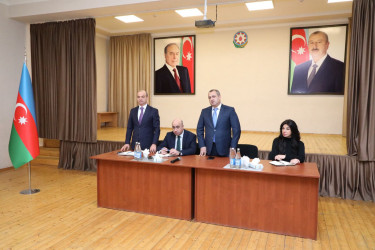 Suraxanı RİH başçısı Adil Əliyev Qaraçuxur qəsəbəsə  sakinləri ilə səyyar görüş keçirib