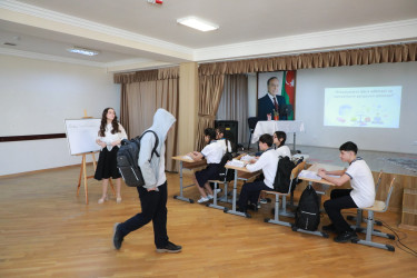 Martın 5-də Suraxanı Rayon İcra Hakimiyyətinin təşəbbüsü, Əmircan Bələdiyyəsində “Gender məsələləri və məişət zorakılığı ilə mübarizəyə dair komissiya”nın və A.Muradov adına 84 saylı tam orta ümumtəhsil məktəbinin birgə təşkilatçılığı ilə “Emosiyaların idarə edilməsi və aqressiyanın qarşısının alınması” adlı tədbir təşkil olunub