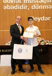 Sentyabrın 11-də Suraxanıda 600-dən yuxarı bal toplayan məzunlarla görüş keçirildi